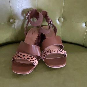 Leopard/tan block heel